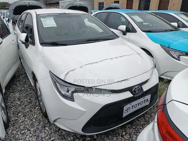 Toyota Corolla 2022 White