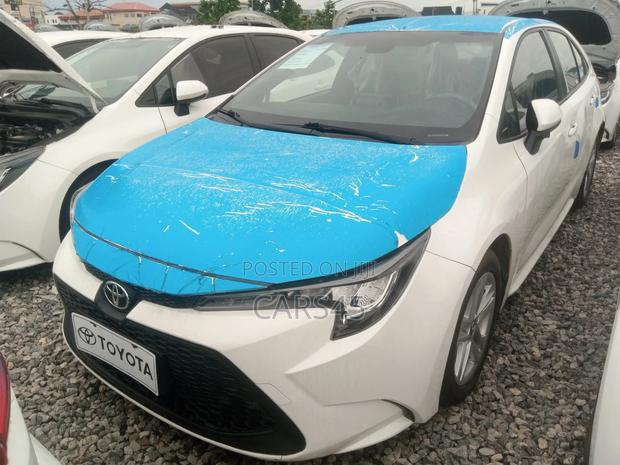 Toyota Corolla 2022 White