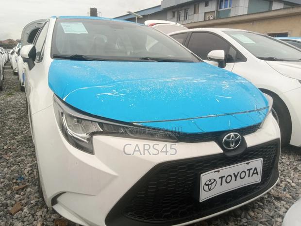 Toyota Corolla 2022 White