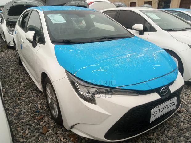 Toyota Corolla 2022 White