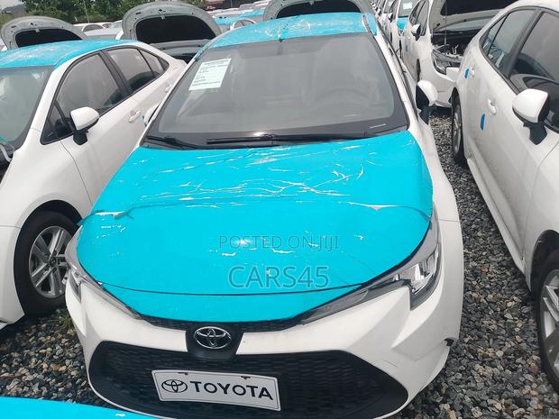Toyota Corolla 2022 White