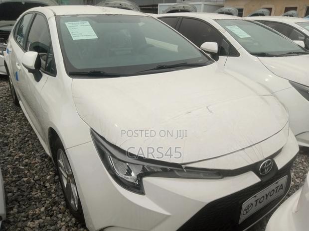 Toyota Corolla 2022 White