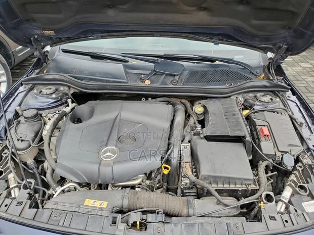 Mercedes-Benz GLA-Class 2017 Blue