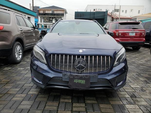 Mercedes-Benz GLA-Class 2017 Blue