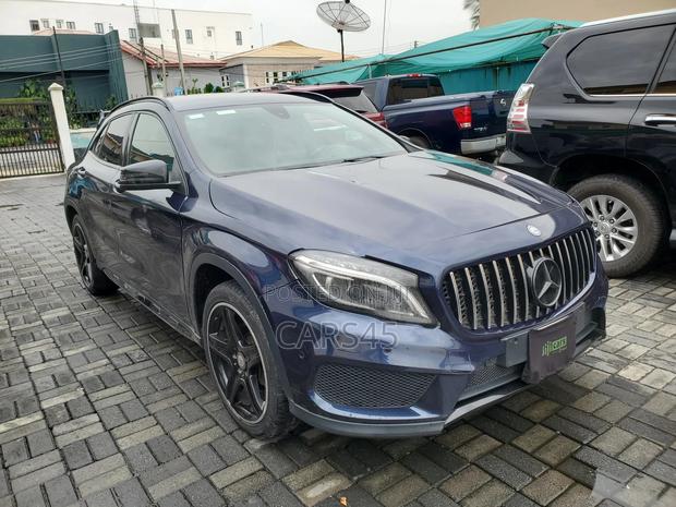 Mercedes-Benz GLA-Class 2017 Blue