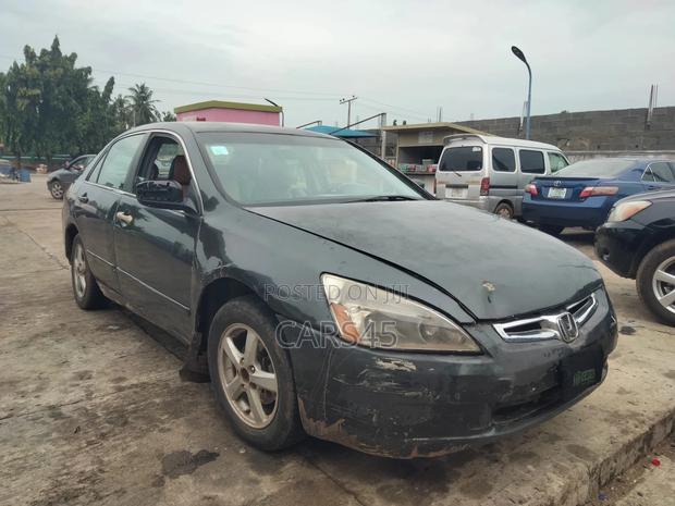 Honda Accord 2005 Gray