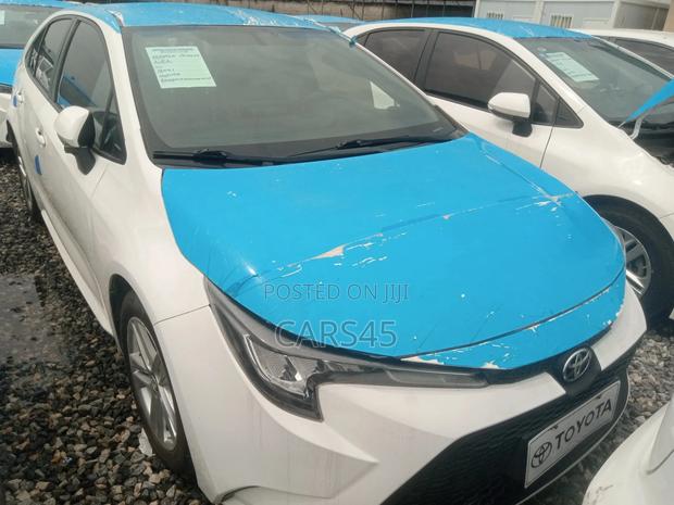Toyota Corolla 2022 White