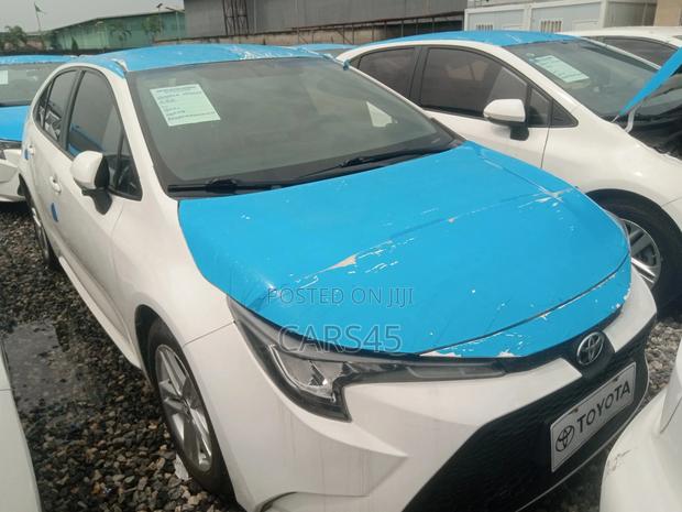 Toyota Corolla 2022 White