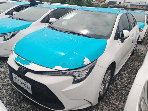 Toyota Corolla XSE 2022 White