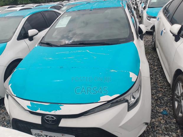 Toyota Corolla XSE 2022 White