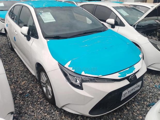 Toyota Corolla XSE 2022 White