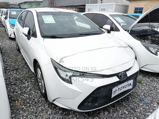 Toyota Corolla 2021 White
