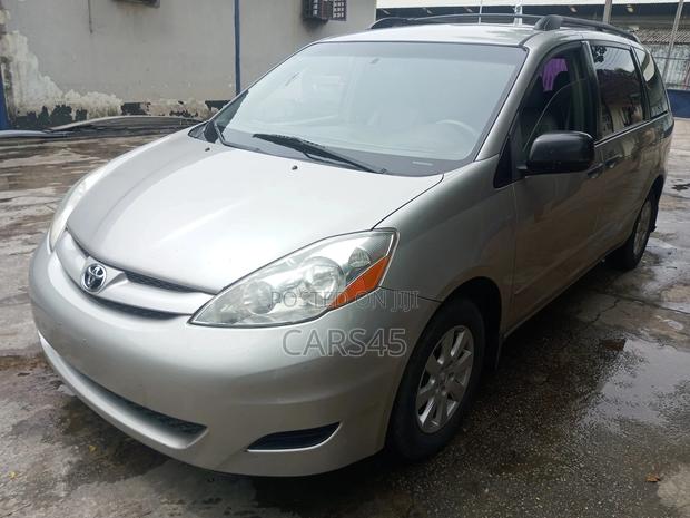 Toyota Sienna 2008 Silver