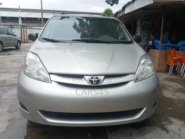 Toyota Sienna 2008 Silver