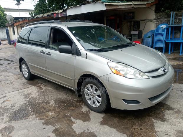 Toyota Sienna 2008 Silver
