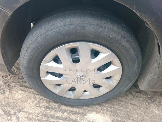 Toyota Corolla 2010 Gray