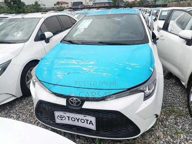 Toyota Corolla 2021 White