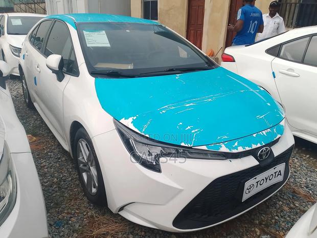 Toyota Corolla 2021 White