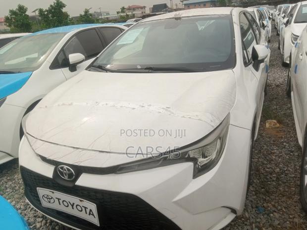 Toyota Corolla 2021 White