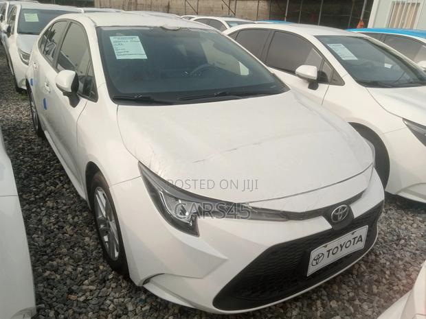 Toyota Corolla 2022 White