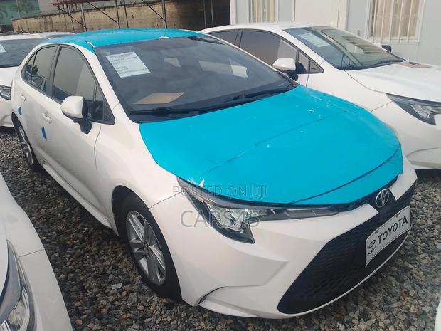 Toyota Corolla 2022 White
