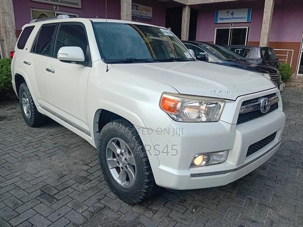 Toyota 4-Runner 2011 White