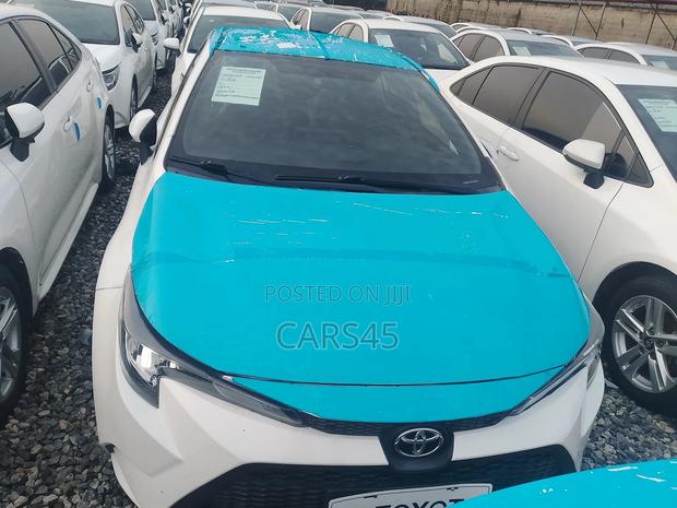 Toyota Corolla 2021 White