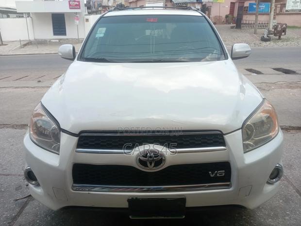 Toyota RAV4 2012 White