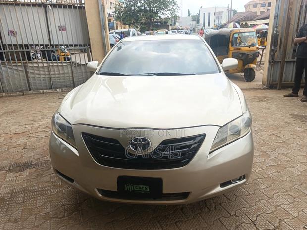 Toyota Camry 2008 Gold