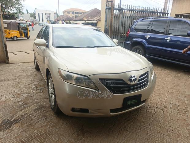 Toyota Camry 2008 Gold