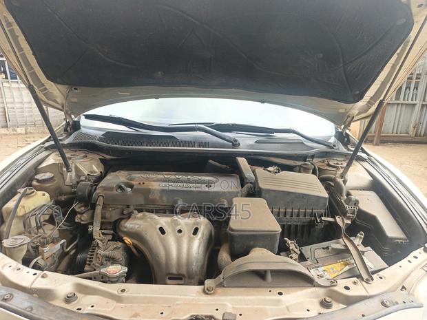 Toyota Camry 2008 Gold