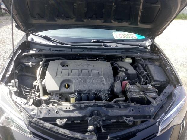 Toyota Corolla 2017 Black