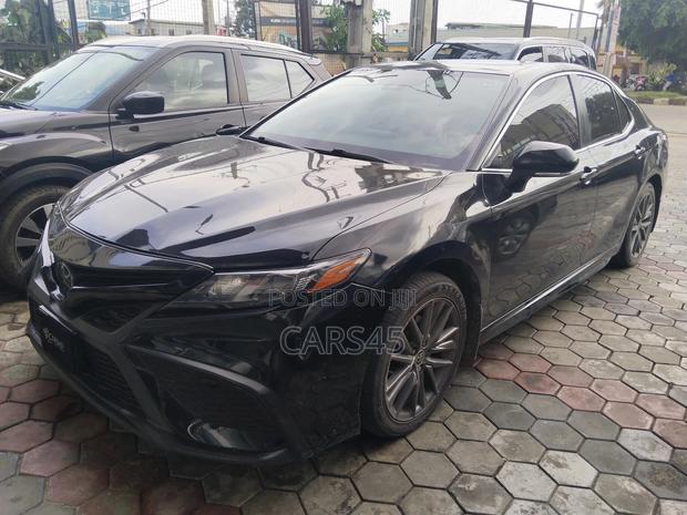 Toyota Camry 2022 Black