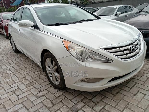 Hyundai Sonata Limited 2.0T Sedan (2.0L 4cyl 6A) 2013 White