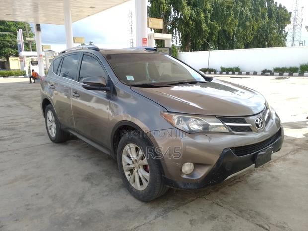 Toyota RAV4 2013 Gold
