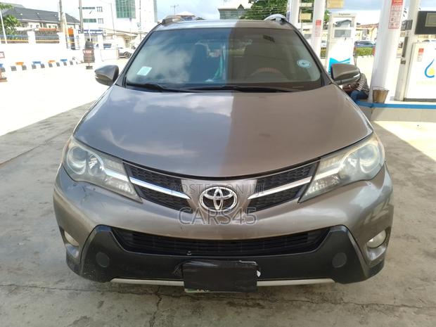Toyota RAV4 2013 Gold