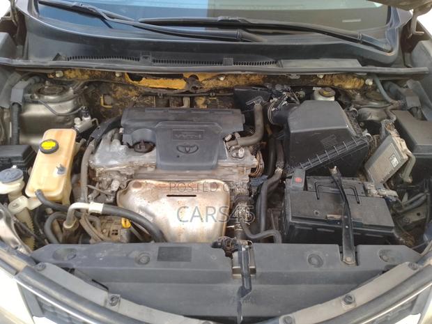 Toyota RAV4 2013 Gold