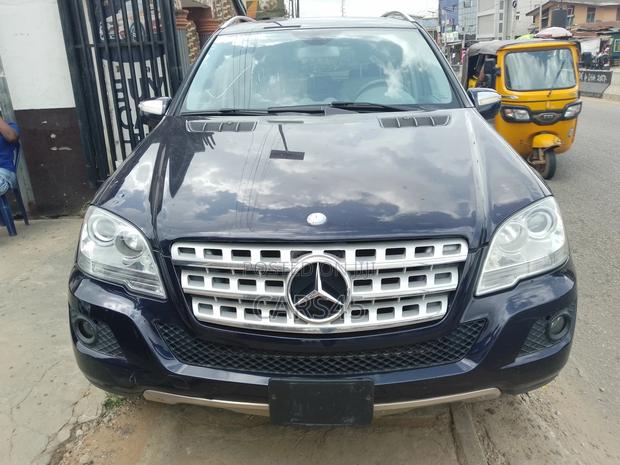 Mercedes-Benz M Class 2010 Blue