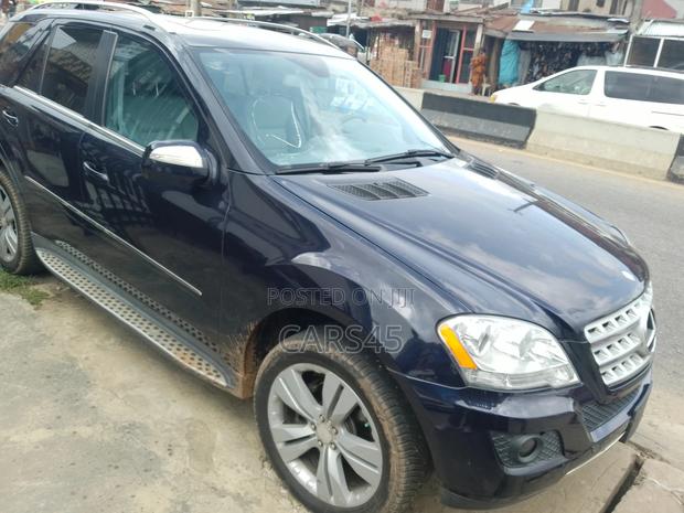 Mercedes-Benz M Class 2010 Blue