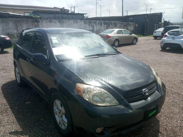 Toyota Matrix Hatchback AWD (1.8L 4cyl 4A) 2005 Black