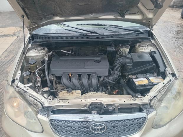 Toyota Corolla 2006 Gold