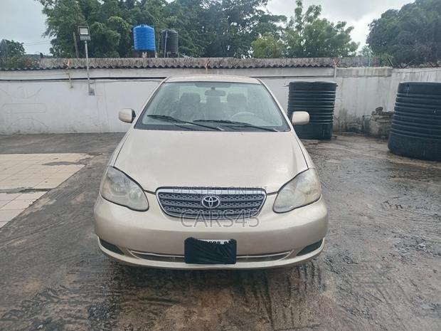 Toyota Corolla 2006 Gold