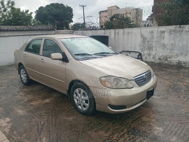 Toyota Corolla 2006 Gold