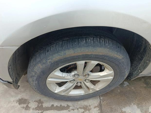 Chevrolet Equinox 2011 Silver