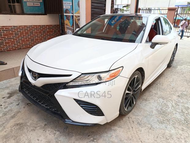 Toyota Camry 2019 White