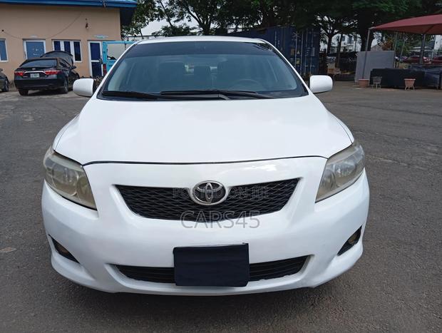 Toyota Corolla 2010 White