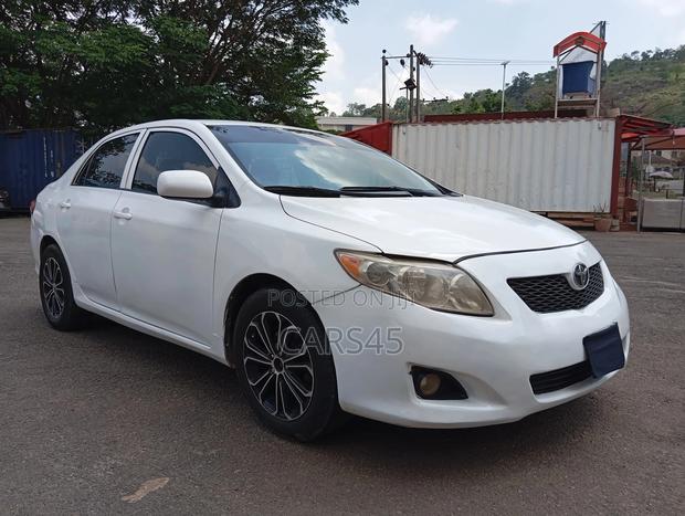 Toyota Corolla 2010 White