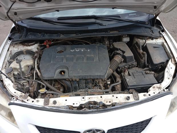 Toyota Corolla 2010 White