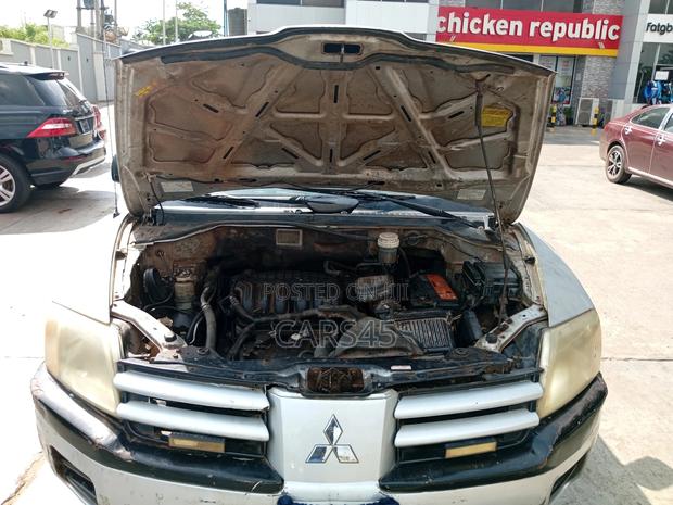 Mitsubishi Endeavor 2005 Silver