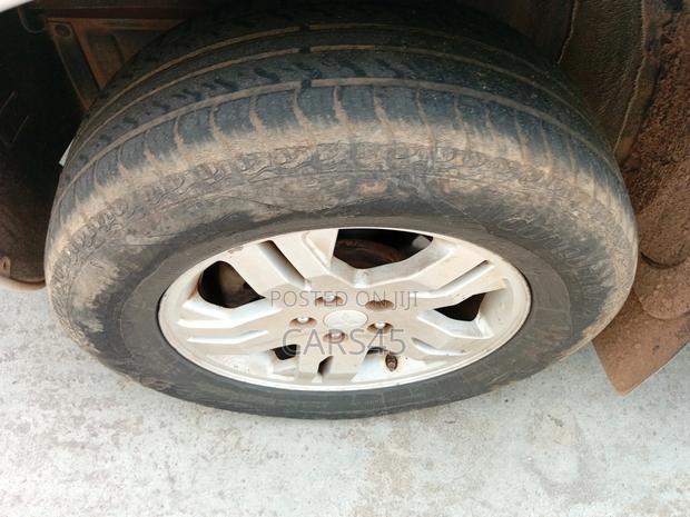 Mitsubishi Endeavor 2005 Silver